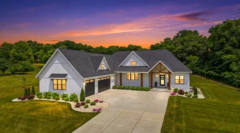 3864 Hickory Hl, Hubertus, WI 53033