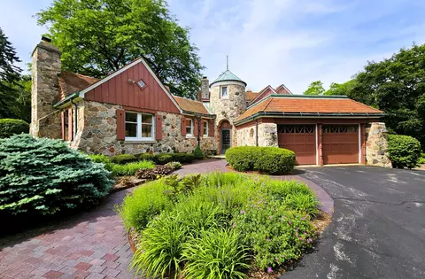 19605 Davidson, Brookfield, WI 53045