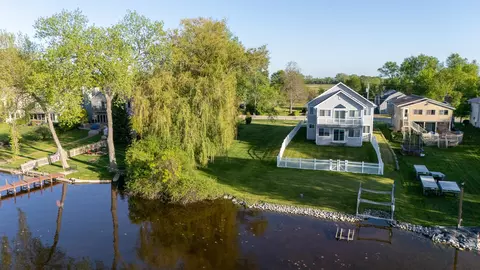 7427 Wind Lk, Norway, WI 53185