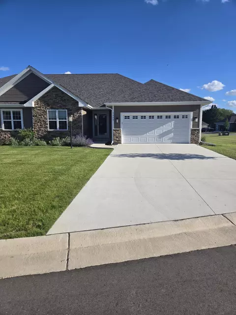 5229 Briarwood, Wind Point, WI 53402