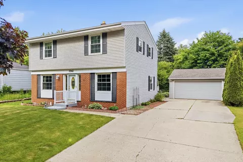 1542 N Lakeview, Port Washington, WI 53074