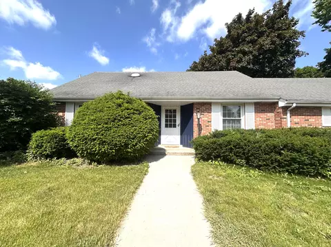 7911 S Verdev, Oak Creek, WI 53154