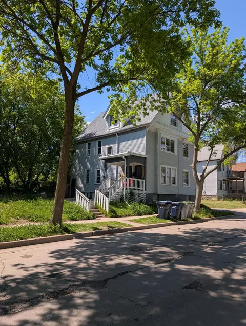 2411 N 16th #2413, Milwaukee, WI 53206