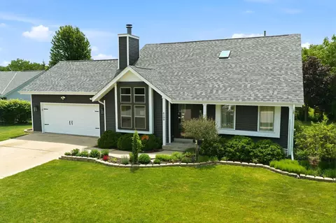 4199 W Hilltop, Franklin, WI 53132