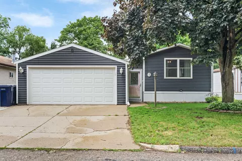 82 Falling Crk, Janesville, WI 53548