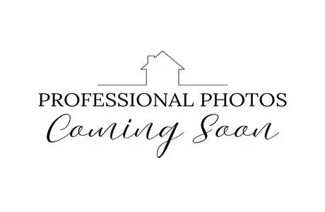 5651 Honey Crk, East Troy, WI 53120