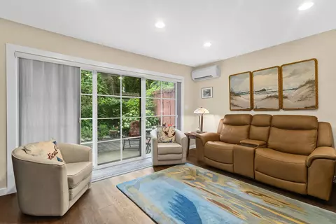 1305 W Main #108, Lake Geneva, WI 53147