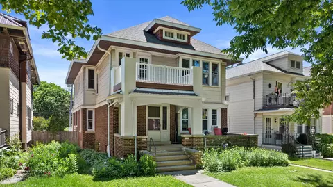 3932 N Maryland #3934, Shorewood, WI 53211