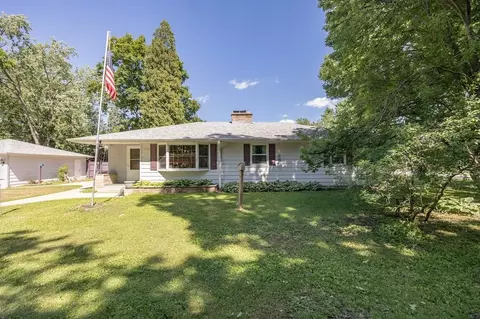 733 N Lapham, Oconomowoc, WI 53066