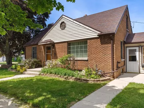 1528 Ashland, Sheboygan, WI 53081