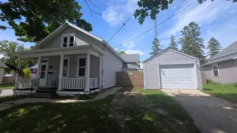 1120 Hamilton, Manitowoc, WI 54220