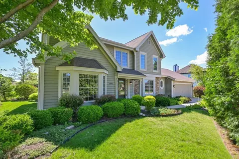5630 S Timber Rdg, New Berlin, WI 53151