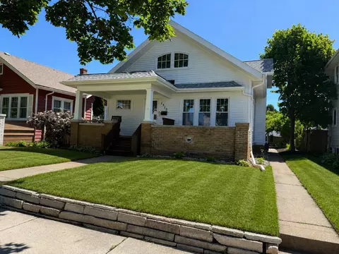 1315 Arthur, Racine, WI 53405