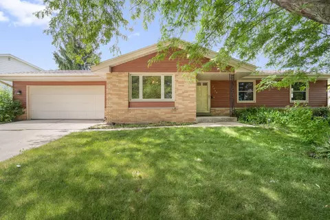 7565 S Lenox, Oak Creek, WI 53154