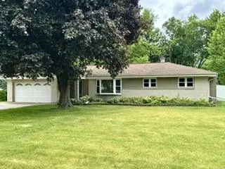 5322 S Menard, New Berlin, WI 53151