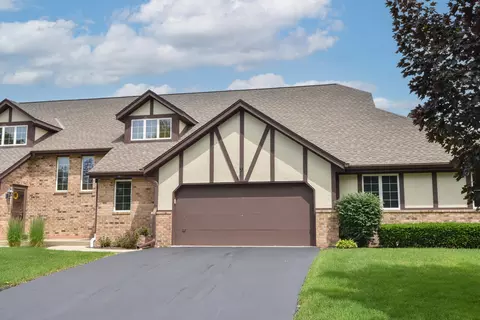 770 Oakwood #C, Brookfield, WI 53045