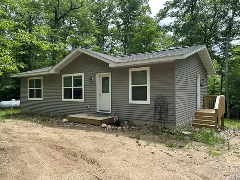 9307 Sylvan Shr, Hazelhurst, WI 54531