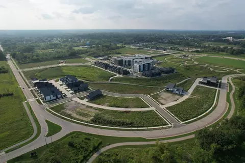9393 S Lake Vis #3004, Oak Creek, WI 53154