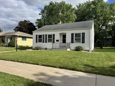 1117 Adams, Oshkosh, WI 54902