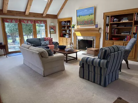 2629 W Lake Frst, Mequon, WI 53092