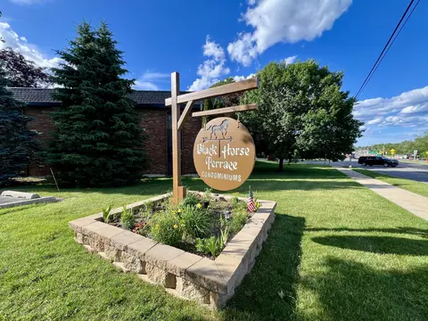 5165 S Root Riv #3, Greenfield, WI 53228
