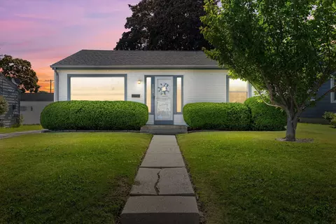 2109 Monroe, Racine, WI 53405