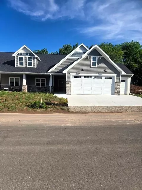 w5002 Cottage Lane, Sherwood, WI 54169