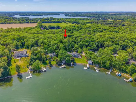 5876 County Road C, Chenequa, WI 53058