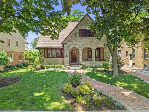 4637 N Murray, Whitefish Bay, WI 53211