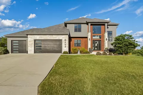 8494 S Nighthawk, Oak Creek, WI 53154