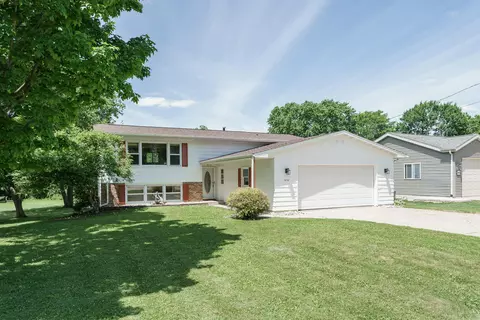 1410 Davis, Watertown, WI 53098