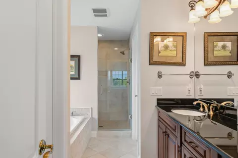 Bath - 642 Eagleton #55-28, Geneva, WI 53147 photo 5 of 12