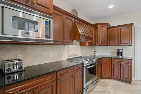 Kitchen - 642 Eagleton #55-28, Geneva, WI 53147 photo 6 of 6