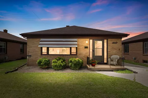2621 Gilson, Racine, WI 53403