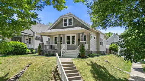 6431 Vista, Wauwatosa, WI 53213