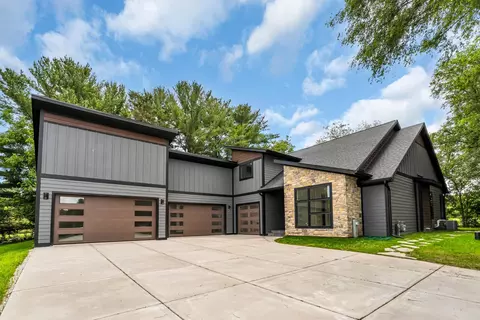 w5303 Briarwood Road, Sugar Creek, WI 53121