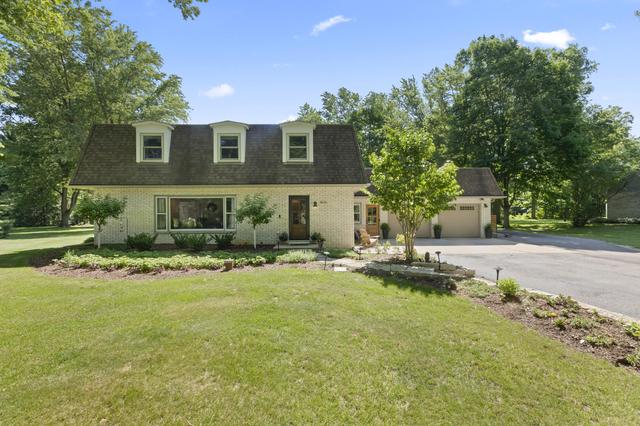 n8104 La Salle Circle, Oconomowoc, WI 53066