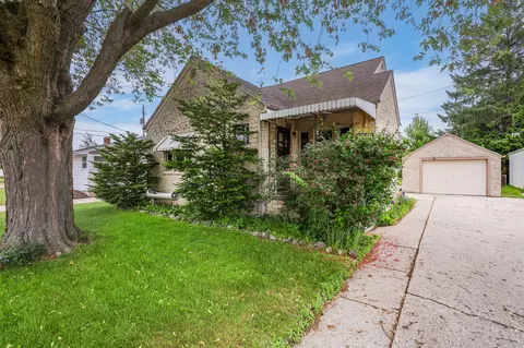 1013 Lowell, Two Rivers, WI 54241