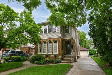 4116 N Woodburn #4118, Shorewood, WI 53211