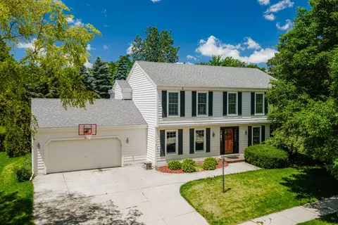 3106 Fox Rdg, Waukesha, WI 53189