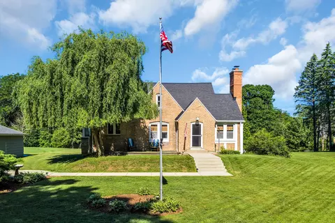 5835 S 92nd, Hales Corners, WI 53130