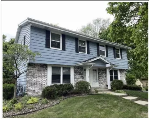 2129 Kilps #2131, Waukesha, WI 53188