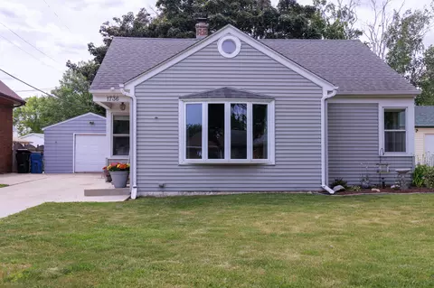 1736 Lathrop, Racine, WI 53405