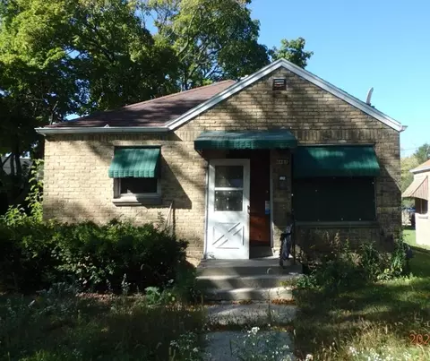 4661 N 21st, Milwaukee, WI 53209