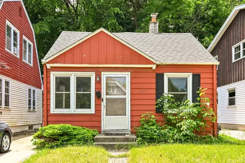 6633 Hillside, Wauwatosa, WI 53213