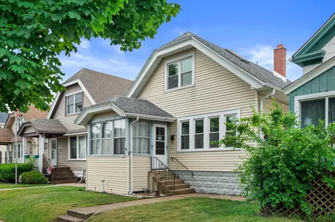 1724 S 72nd, West Allis, WI 53214