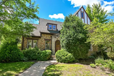 6625 W Grant, West Allis, WI 53219