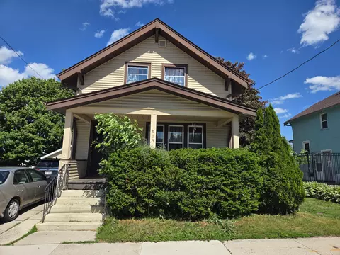 913 S 21st, Manitowoc, WI 54220