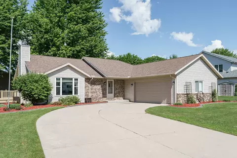 706 Woodbridge, Watertown, WI 53094