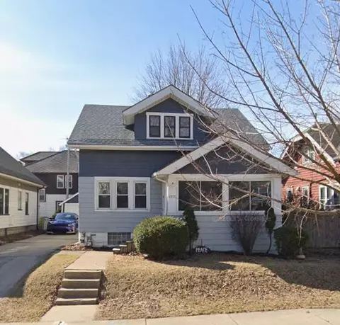 1027 E Manitoba, Milwaukee, WI 53207